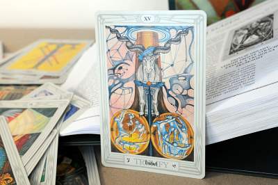 Tarotová karta Ďábel – Crowleyho tarot (Thothův tarot)
